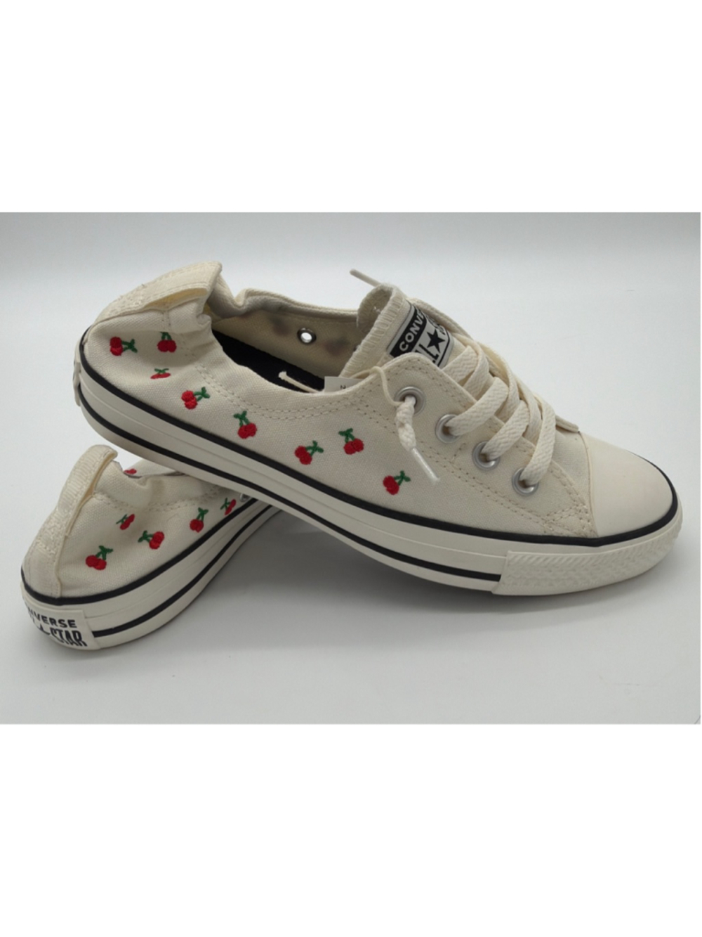 Women's Converse All Star Cherry Embroidered Beige Sneakers 7.5. NEW